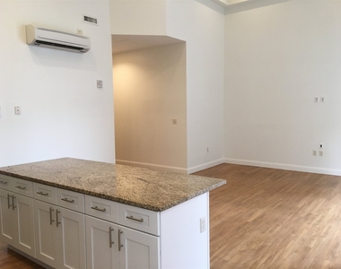 875 Elm - Photo Thumbnail 9