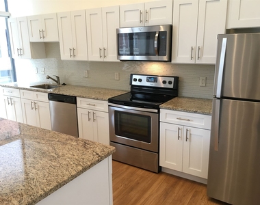 875 Elm - Photo Thumbnail 17