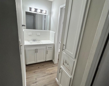 1401 Kipling - Photo Thumbnail 5