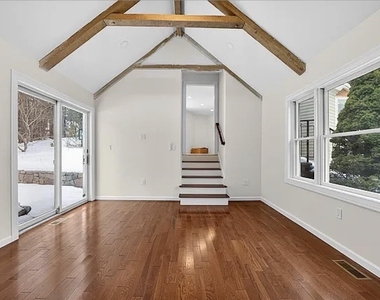 166 Londonderry - Photo Thumbnail 14