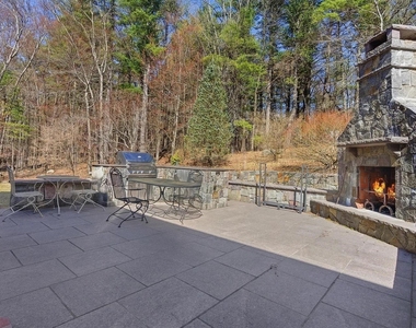 166 Londonderry - Photo Thumbnail 27