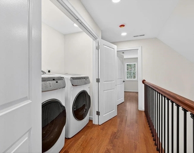 166 Londonderry - Photo Thumbnail 20