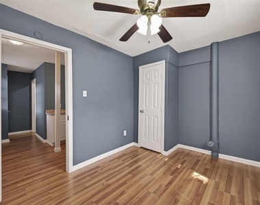 216 Burr Street - Photo Thumbnail 7