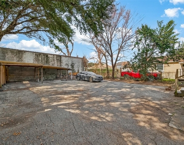 216 Burr Street - Photo Thumbnail 9