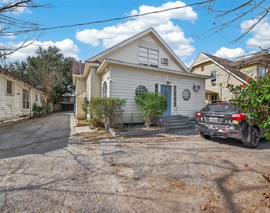 216 Burr Street - Photo Thumbnail 10