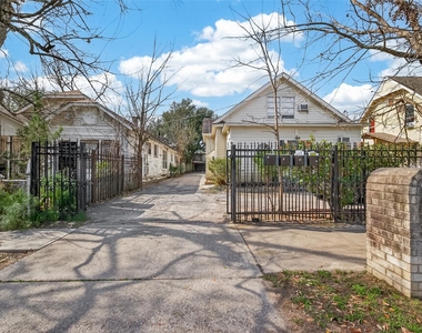 216 Burr Street - Photo Thumbnail 11
