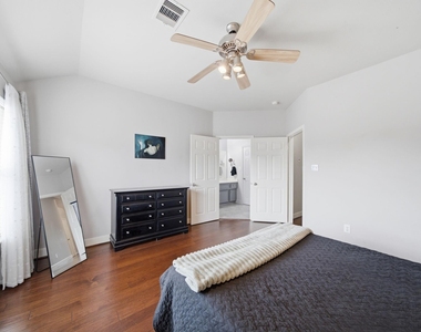 1716 Elgin Street - Photo Thumbnail 17