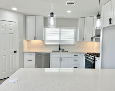 20919 Hall Colony Court - Photo Thumbnail 8