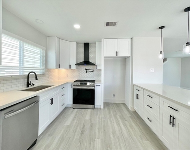 20919 Hall Colony Court - Photo Thumbnail 7
