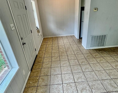 116 W Davitt Street - Photo Thumbnail 4