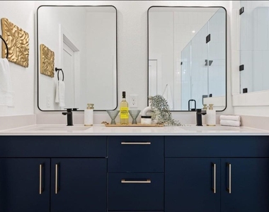 401 North Bluff - Photo Thumbnail 13