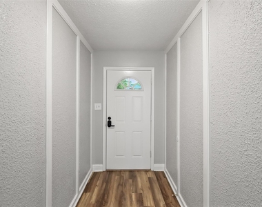 17734 Seven Pines Drive - Photo Thumbnail 2