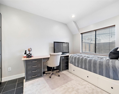 1043 Bonner Street - Photo Thumbnail 11