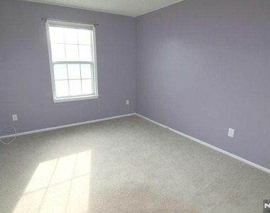 170 Linden - Photo Thumbnail 6