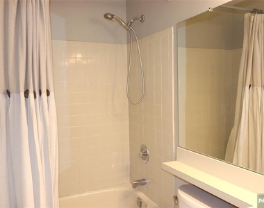 170 Linden - Photo Thumbnail 7