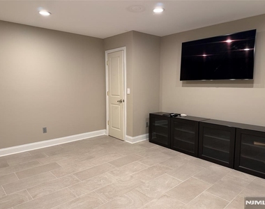 2102 Freeman - Photo Thumbnail 26