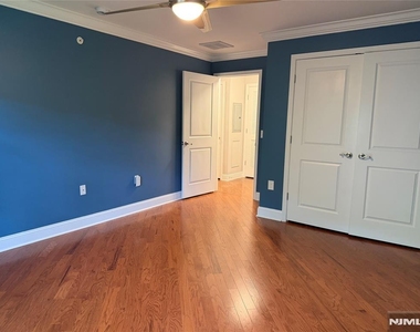 2102 Freeman - Photo Thumbnail 27
