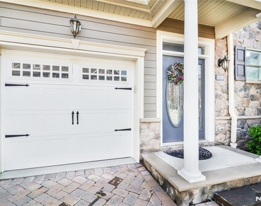 2102 Freeman - Photo Thumbnail 3