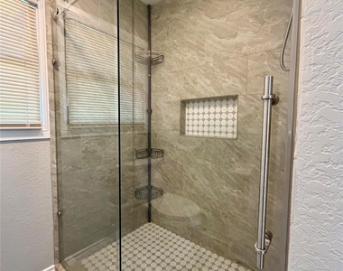 1214 W 5th Street - Photo Thumbnail 22