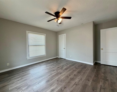 1214 W 5th Street - Photo Thumbnail 17