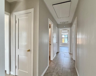 1214 W 5th Street - Photo Thumbnail 14