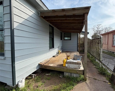 1214 W 5th Street - Photo Thumbnail 24