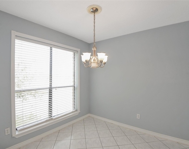 3220 69th Street - Photo Thumbnail 10