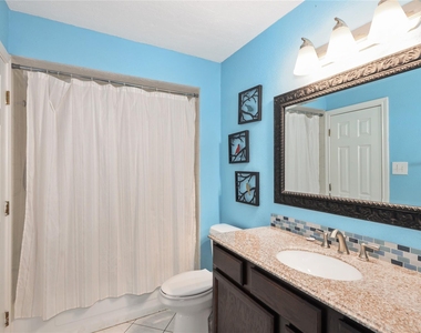 3220 69th Street - Photo Thumbnail 9