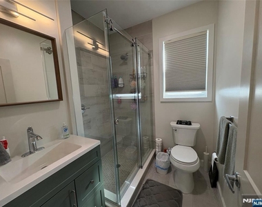 540 Elm - Photo Thumbnail 6