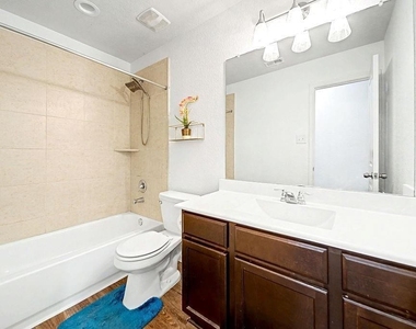 5742 Adelaide River Drive - Photo Thumbnail 15
