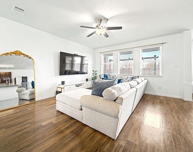 5742 Adelaide River Drive - Photo Thumbnail 3