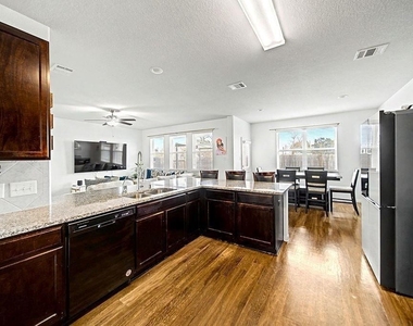 5742 Adelaide River Drive - Photo Thumbnail 7