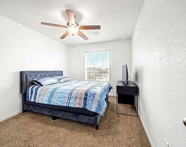 5742 Adelaide River Drive - Photo Thumbnail 13
