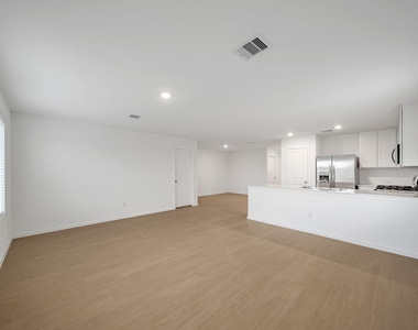 25625 Rose Creek Drive - Photo Thumbnail 3