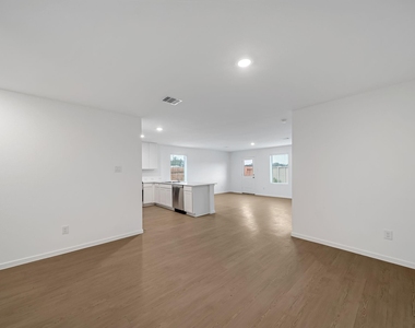 25625 Rose Creek Drive - Photo Thumbnail 7