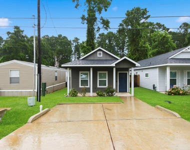 16902 Balmoral - Photo Thumbnail 21