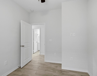 16902 Balmoral - Photo Thumbnail 19