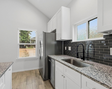 16902 Balmoral - Photo Thumbnail 8