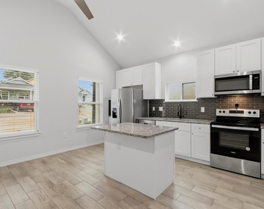 16902 Balmoral - Photo Thumbnail 6