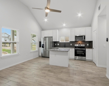 16902 Balmoral - Photo Thumbnail 5