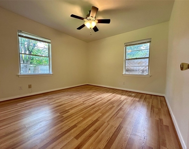 5720 Parwill Street - Photo Thumbnail 5