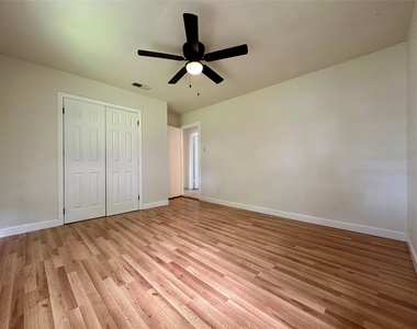 5720 Parwill Street - Photo Thumbnail 4