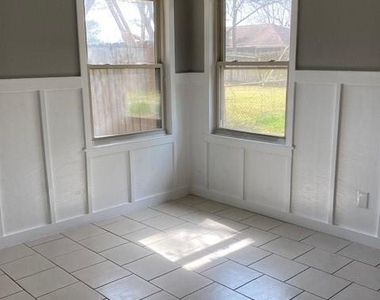 238 Sycamore Drive - Photo Thumbnail 11