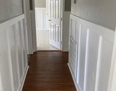 238 Sycamore Drive - Photo Thumbnail 5