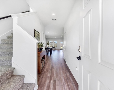 24222 Sandstone Valley Lane - Photo Thumbnail 4