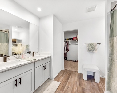 24222 Sandstone Valley Lane - Photo Thumbnail 17