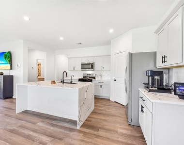24222 Sandstone Valley Lane - Photo Thumbnail 9