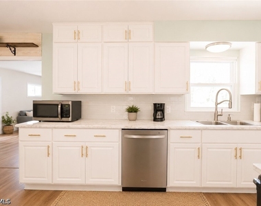 655 Sw Pointview Road - Photo Thumbnail 29