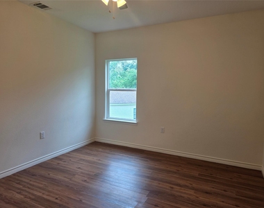 6102 White Oak Drive - Photo Thumbnail 14
