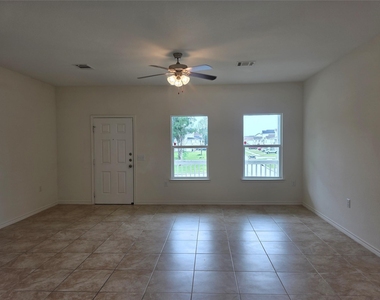 6102 White Oak Drive - Photo Thumbnail 7